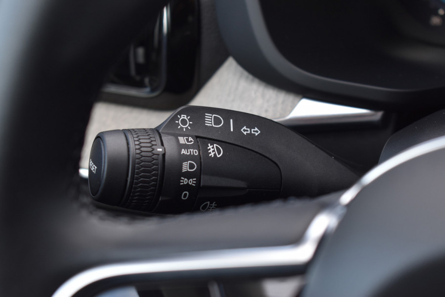 Volvo XC60 T8 AWD 455PK Plug-in Hybrid Ultra Dark | B&W | Luchtvering | HUD | Massage | Trekhaak | Stoelkoeling | Volvo XC60 T8 AWD 455PK Plug-in Hybrid Ultra Dark | B&W | Luchtvering | HUD | Massage | Trekhaak | Stoelkoeling |