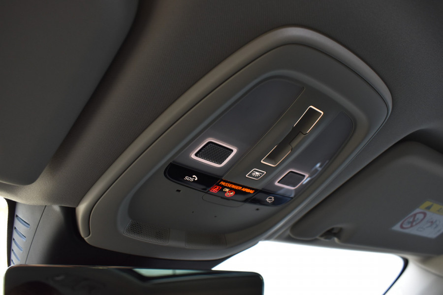 Volvo XC60 T8 AWD 455PK Plug-in Hybrid Ultra Dark | B&W | Luchtvering | HUD | Massage | Trekhaak | Stoelkoeling | Volvo XC60 T8 AWD 455PK Plug-in Hybrid Ultra Dark | B&W | Luchtvering | HUD | Massage | Trekhaak | Stoelkoeling |