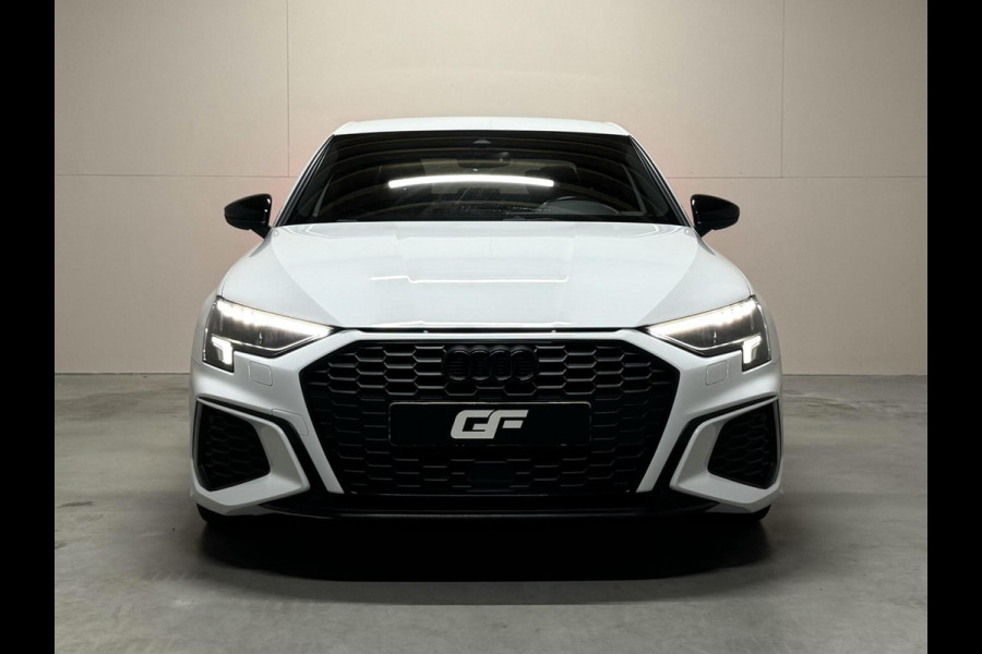 Audi A3 Limousine 35 TFSI S-Line Black Edition Sfeer Carplay NAP Audi A3 Limousine 35 TFSI S-Line Black Edition Sfeer Carplay NAP