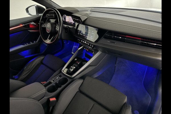 Audi A3 Limousine 35 TFSI S-Line Black Edition Sfeer Carplay NAP Audi A3 Limousine 35 TFSI S-Line Black Edition Sfeer Carplay NAP