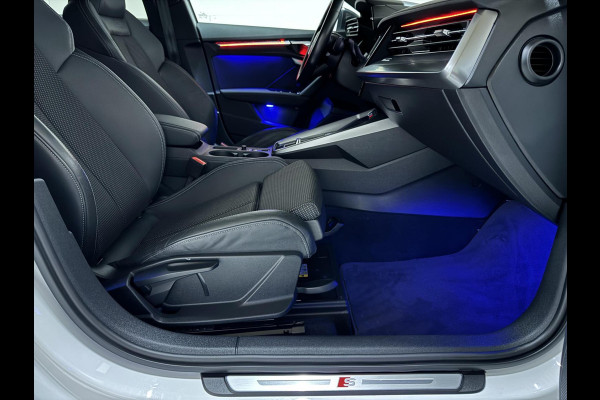 Audi A3 Limousine 35 TFSI S-Line Black Edition Sfeer Carplay NAP Audi A3 Limousine 35 TFSI S-Line Black Edition Sfeer Carplay NAP