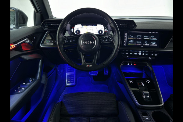 Audi A3 Limousine 35 TFSI S-Line Black Edition Sfeer Carplay NAP Audi A3 Limousine 35 TFSI S-Line Black Edition Sfeer Carplay NAP