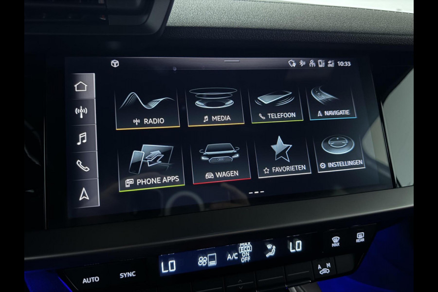 Audi A3 Limousine 35 TFSI S-Line Black Edition Sfeer Carplay NAP Audi A3 Limousine 35 TFSI S-Line Black Edition Sfeer Carplay NAP