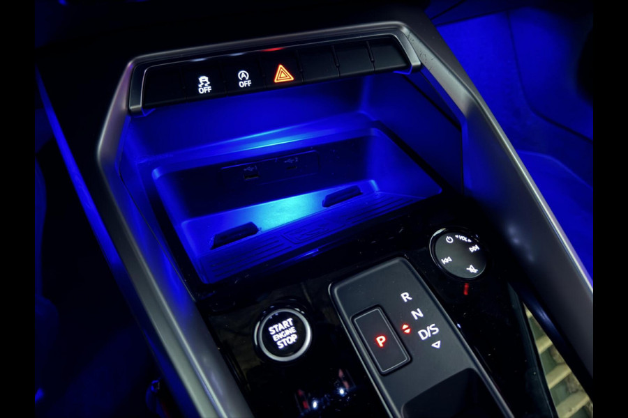 Audi A3 Limousine 35 TFSI S-Line Black Edition Sfeer Carplay NAP Audi A3 Limousine 35 TFSI S-Line Black Edition Sfeer Carplay NAP