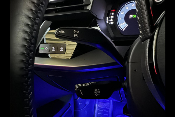 Audi A3 Limousine 35 TFSI S-Line Black Edition Sfeer Carplay NAP Audi A3 Limousine 35 TFSI S-Line Black Edition Sfeer Carplay NAP