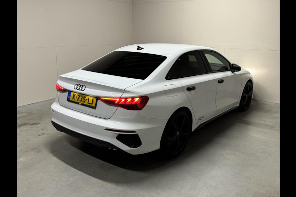 Audi A3 Limousine 35 TFSI S-Line Black Edition Sfeer Carplay NAP Audi A3 Limousine 35 TFSI S-Line Black Edition Sfeer Carplay NAP