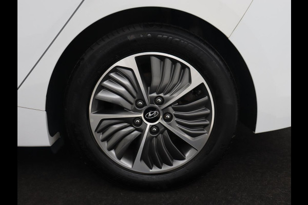 Hyundai IONIQ 1.6 GDi PHEV Premium | Stoelventilatie | Leder | Memory | Adaptive cruise | Stoel & stuurverwarming | Carplay | Navigatie | Camera | Plug In