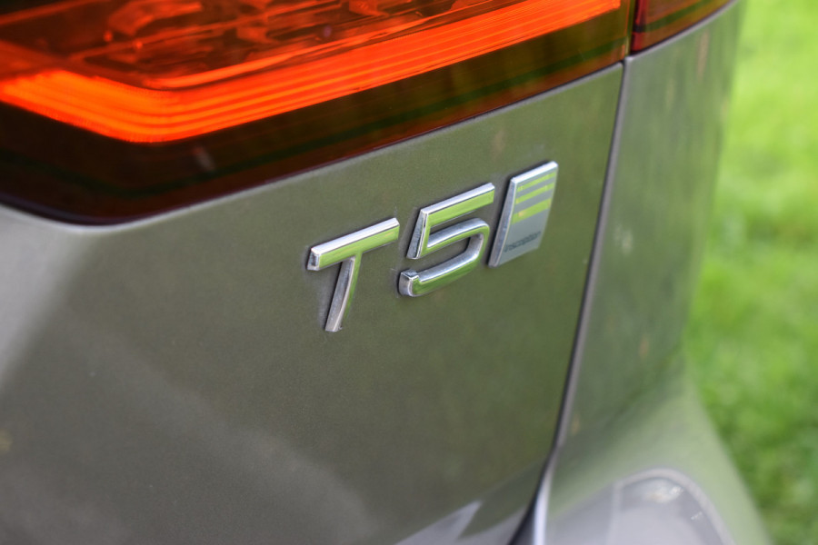 Volvo V60 T5 252PK Automaat Inscription | Trekhaak | B&W Audio | 360 camera | ACC | BLIS | Contourstoelen |