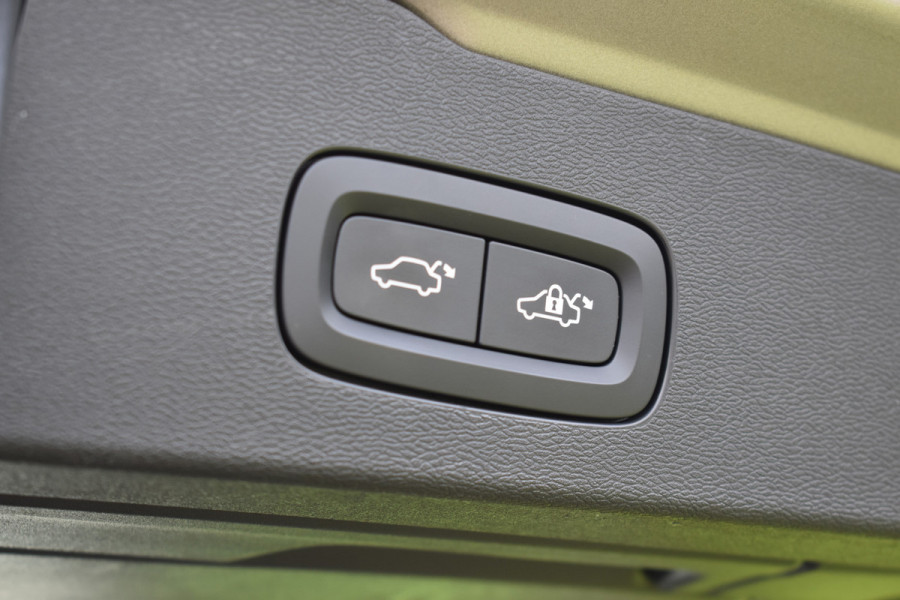 Volvo V60 T5 252PK Automaat Inscription | Trekhaak | B&W Audio | 360 camera | ACC | BLIS | Contourstoelen |