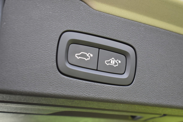 Volvo V60 T5 252PK Automaat Inscription | Trekhaak | B&W Audio | 360 camera | ACC | BLIS | Contourstoelen |