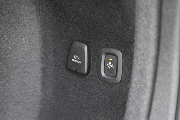 Volvo V60 T5 252PK Automaat Inscription | Trekhaak | B&W Audio | 360 camera | ACC | BLIS | Contourstoelen |