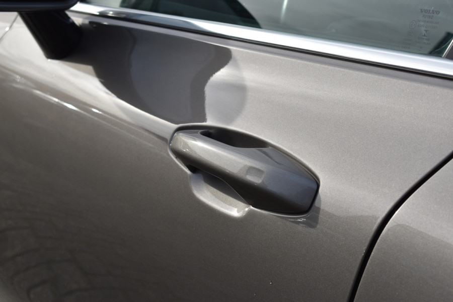 Volvo V60 T5 252PK Automaat Inscription | Trekhaak | B&W Audio | 360 camera | ACC | BLIS | Contourstoelen |