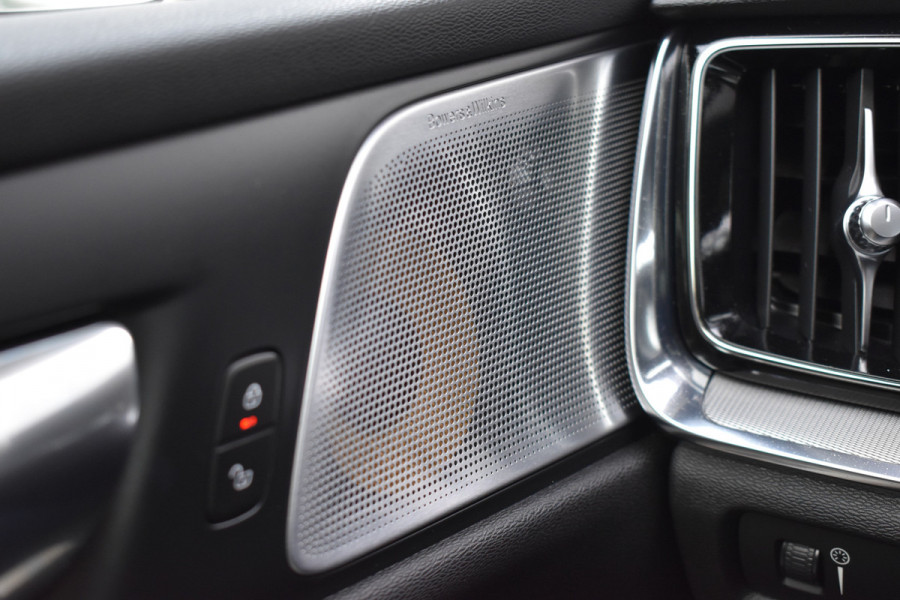 Volvo V60 T5 252PK Automaat Inscription | Trekhaak | B&W Audio | 360 camera | ACC | BLIS | Contourstoelen |