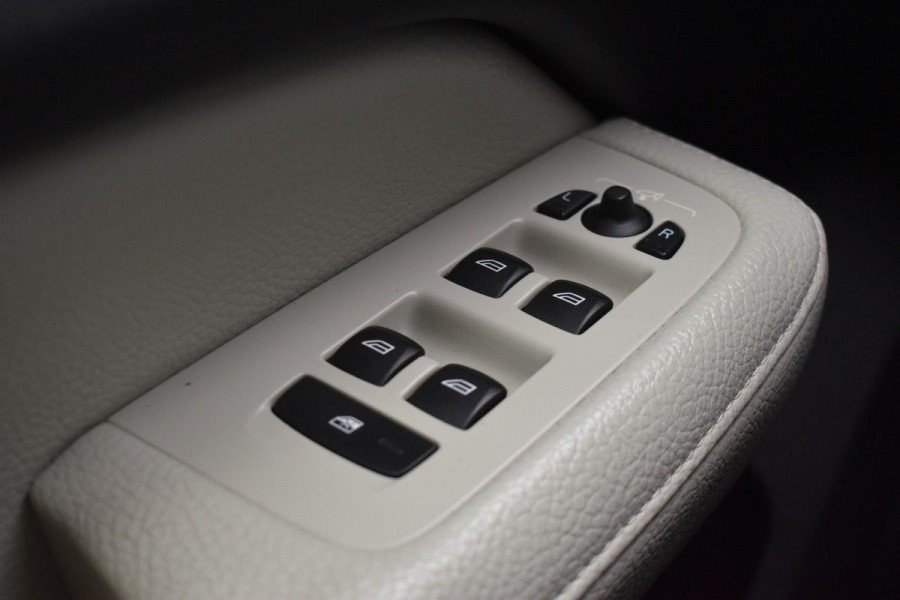 Volvo V60 T5 252PK Automaat Inscription | Trekhaak | B&W Audio | 360 camera | ACC | BLIS | Contourstoelen |