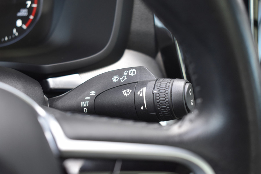 Volvo V60 T5 252PK Automaat Inscription | Trekhaak | B&W Audio | 360 camera | ACC | BLIS | Contourstoelen |