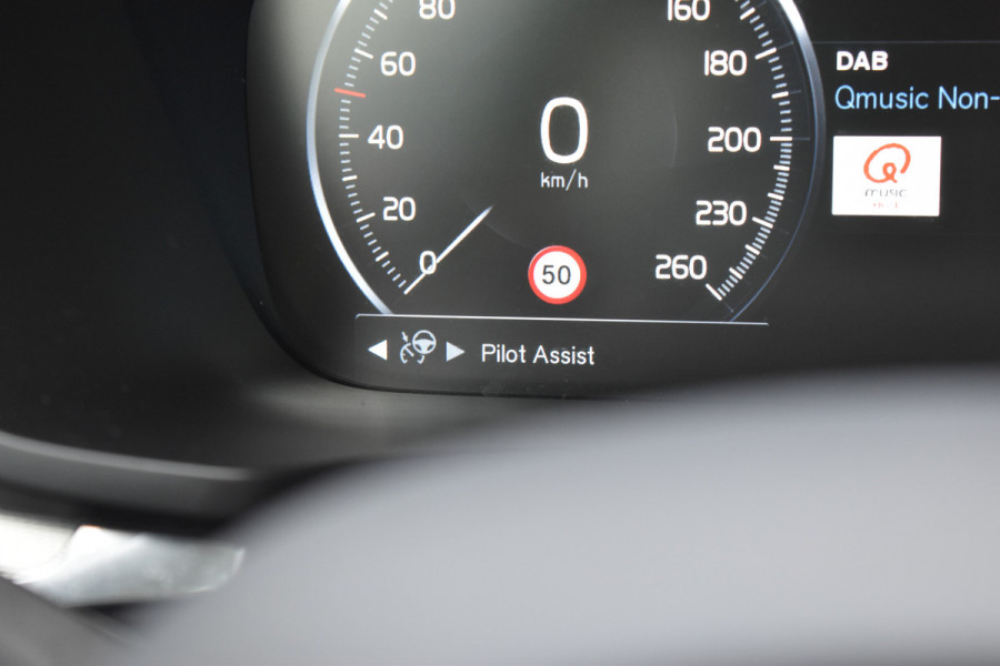 Volvo V60 T5 252PK Automaat Inscription | Trekhaak | B&W Audio | 360 camera | ACC | BLIS | Contourstoelen |
