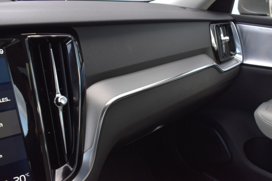 Volvo V60 T5 252PK Automaat Inscription | Trekhaak | B&W Audio | 360 camera | ACC | BLIS | Contourstoelen |
