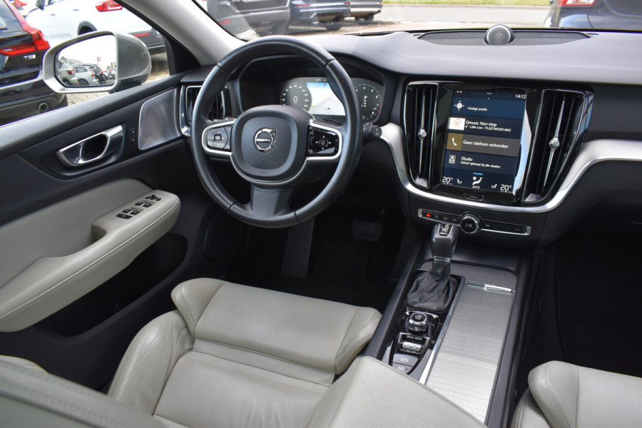 Volvo V60 T5 252PK Automaat Inscription | Trekhaak | B&W Audio | 360 camera | ACC | BLIS | Contourstoelen |
