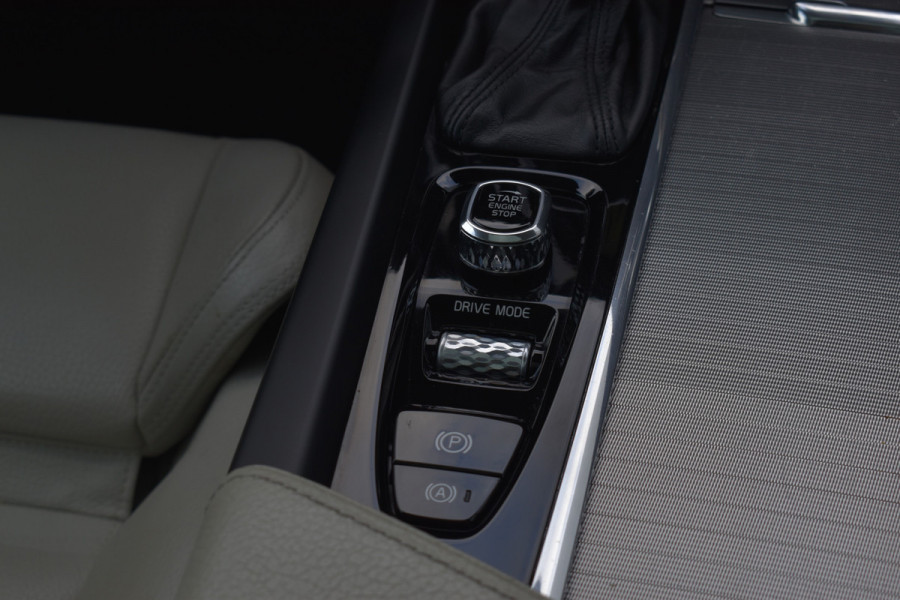 Volvo V60 T5 252PK Automaat Inscription | Trekhaak | B&W Audio | 360 camera | ACC | BLIS | Contourstoelen |