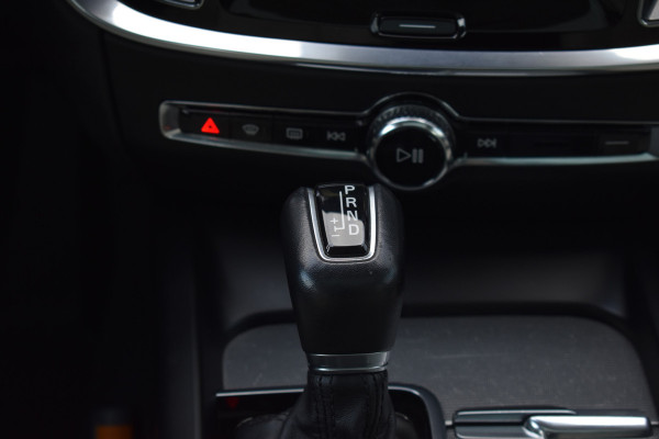 Volvo V60 T5 252PK Automaat Inscription | Trekhaak | B&W Audio | 360 camera | ACC | BLIS | Contourstoelen |