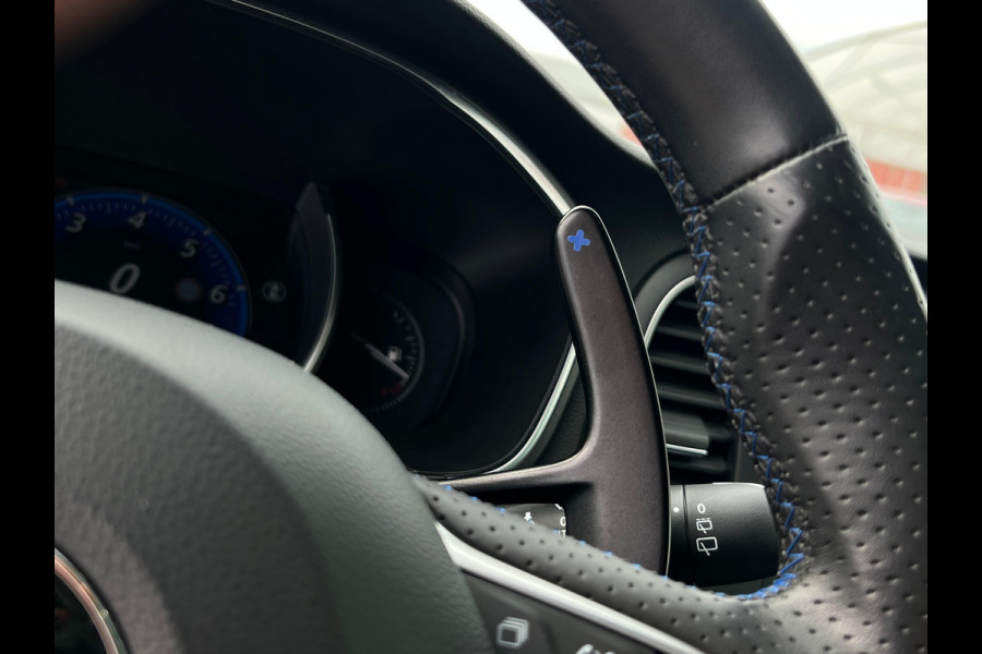 Renault MEGANE Estate 1.6 TCe GT PANO | STOELVERW | CAMERA | 205PK | ZEER GOEDE STAAT | Renault MEGANE Estate 1.6 TCe GT PANO | STOELVERW | CAMERA | 205PK | ZEER GOEDE STAAT |