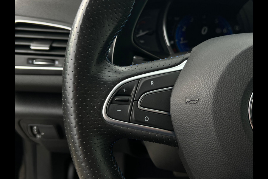 Renault MEGANE Estate 1.6 TCe GT PANO | STOELVERW | CAMERA | 205PK | ZEER GOEDE STAAT | Renault MEGANE Estate 1.6 TCe GT PANO | STOELVERW | CAMERA | 205PK | ZEER GOEDE STAAT |