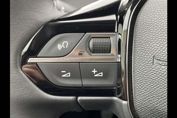 Peugeot 208 1.2 PureTech Allure Pack | Camera | Apple Carplay & Android Auto Peugeot 208 1.2 PureTech Allure Pack | Camera | Apple Carplay & Android Auto