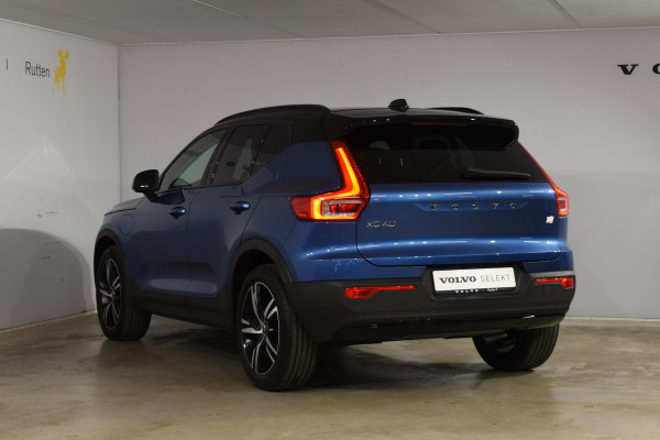 Volvo XC40 T5 262PK Automaat Recharge R-Design / Navigatie / Stuur & Stoelverwarming / Elektrische achterklep / Achteruitrijcamera / Elektr. Trekhaak / Elektrische stoelverst. met geheugen Volvo XC40 T5 262PK Automaat Recharge R-Design / Navigatie / Stuur & Stoelverwarming / Elektrische achterklep / Achteruitrijcamera / Elektr. Trekhaak / Elektrische stoelverst. met geheugen