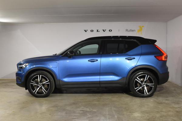 Volvo XC40 T5 262PK Automaat Recharge R-Design / Navigatie / Stuur & Stoelverwarming / Elektrische achterklep / Achteruitrijcamera / Elektr. Trekhaak / Elektrische stoelverst. met geheugen Volvo XC40 T5 262PK Automaat Recharge R-Design / Navigatie / Stuur & Stoelverwarming / Elektrische achterklep / Achteruitrijcamera / Elektr. Trekhaak / Elektrische stoelverst. met geheugen