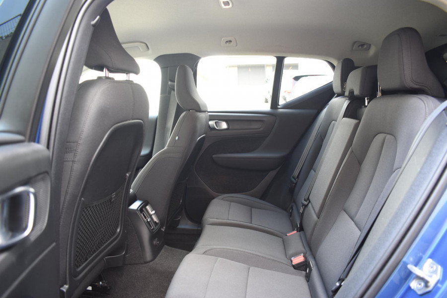 Volvo XC40 T5 262PK Automaat Recharge R-Design / Navigatie / Stuur & Stoelverwarming / Elektrische achterklep / Achteruitrijcamera / Elektr. Trekhaak / Elektrische stoelverst. met geheugen Volvo XC40 T5 262PK Automaat Recharge R-Design / Navigatie / Stuur & Stoelverwarming / Elektrische achterklep / Achteruitrijcamera / Elektr. Trekhaak / Elektrische stoelverst. met geheugen