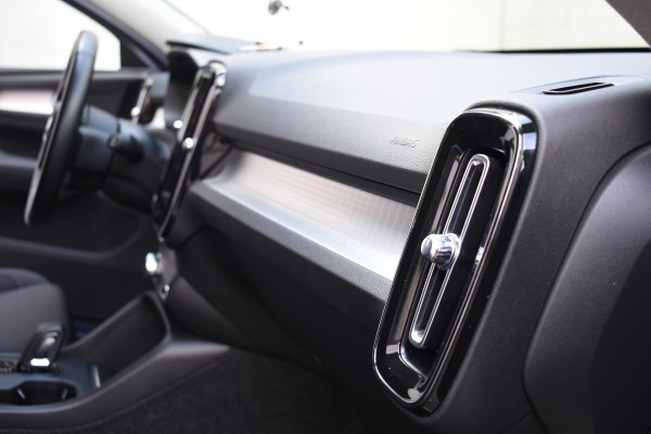 Volvo XC40 T5 262PK Automaat Recharge R-Design / Navigatie / Stuur & Stoelverwarming / Elektrische achterklep / Achteruitrijcamera / Elektr. Trekhaak / Elektrische stoelverst. met geheugen Volvo XC40 T5 262PK Automaat Recharge R-Design / Navigatie / Stuur & Stoelverwarming / Elektrische achterklep / Achteruitrijcamera / Elektr. Trekhaak / Elektrische stoelverst. met geheugen