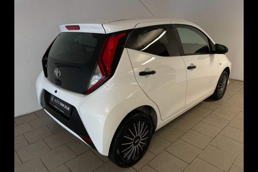 Toyota Aygo 1.0 VVT-i x-fun AIRCO ELEK RAMEN LIMITER CENT VERG SPARCO WIELDOP SET PRIVACYGLAS ZEER NETTE AUTO