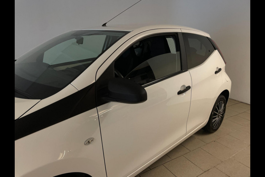 Toyota Aygo 1.0 VVT-i x-fun AIRCO ELEK RAMEN LIMITER CENT VERG SPARCO WIELDOP SET PRIVACYGLAS ZEER NETTE AUTO