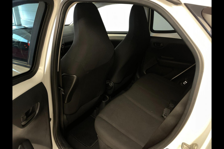 Toyota Aygo 1.0 VVT-i x-fun AIRCO ELEK RAMEN LIMITER CENT VERG SPARCO WIELDOP SET PRIVACYGLAS ZEER NETTE AUTO