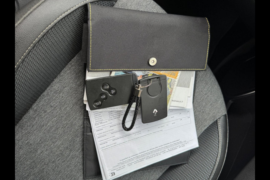 Renault Captur 0.9 TCe Intens - Navigatie I Airco I PDC I LED I Sport velgen I Dealer onderhouden