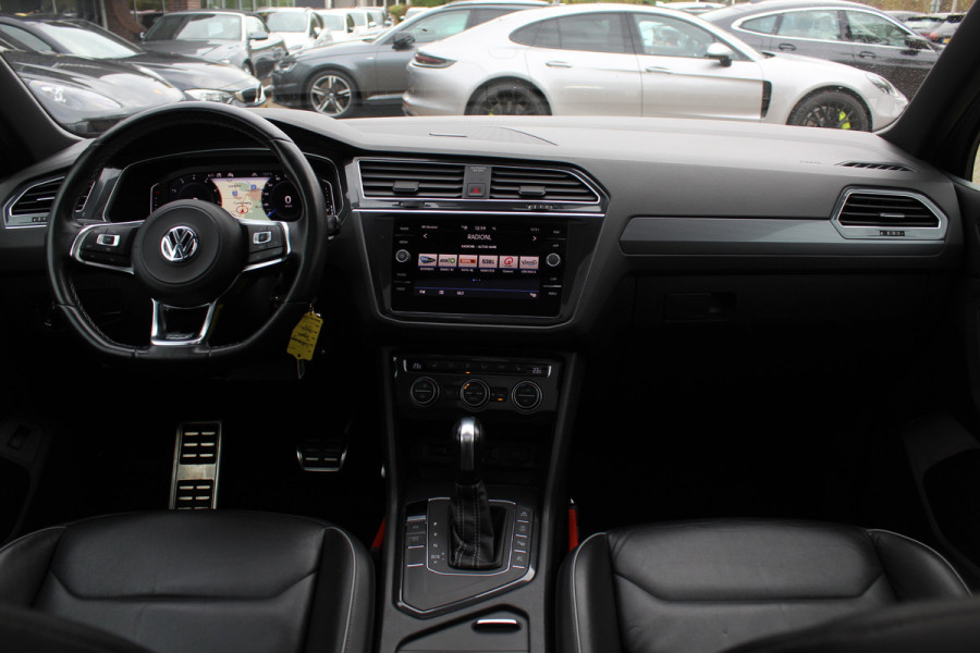 Volkswagen Tiguan 1.5 TSI ACT Highline Business 3x R-Line / Panoramadak / Camera / Leder / 20'' / Blackpack / CarPlay / DAB / Stoelverwarming / Virtual Cockpit / ACC Volkswagen Tiguan 1.5 TSI ACT Highline Business 3x R-Line / Panoramadak / Camera / Leder / 20'' / Blackpack / CarPlay / DAB / Stoelverwarming / Virtual Cockpit / ACC