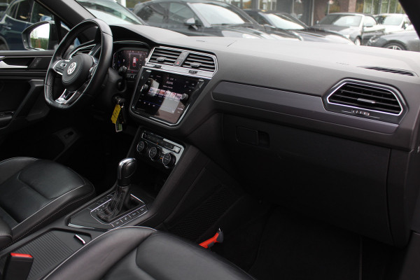 Volkswagen Tiguan 1.5 TSI ACT Highline Business 3x R-Line / Panoramadak / Camera / Leder / 20'' / Blackpack / CarPlay / DAB / Stoelverwarming / Virtual Cockpit / ACC Volkswagen Tiguan 1.5 TSI ACT Highline Business 3x R-Line / Panoramadak / Camera / Leder / 20'' / Blackpack / CarPlay / DAB / Stoelverwarming / Virtual Cockpit / ACC