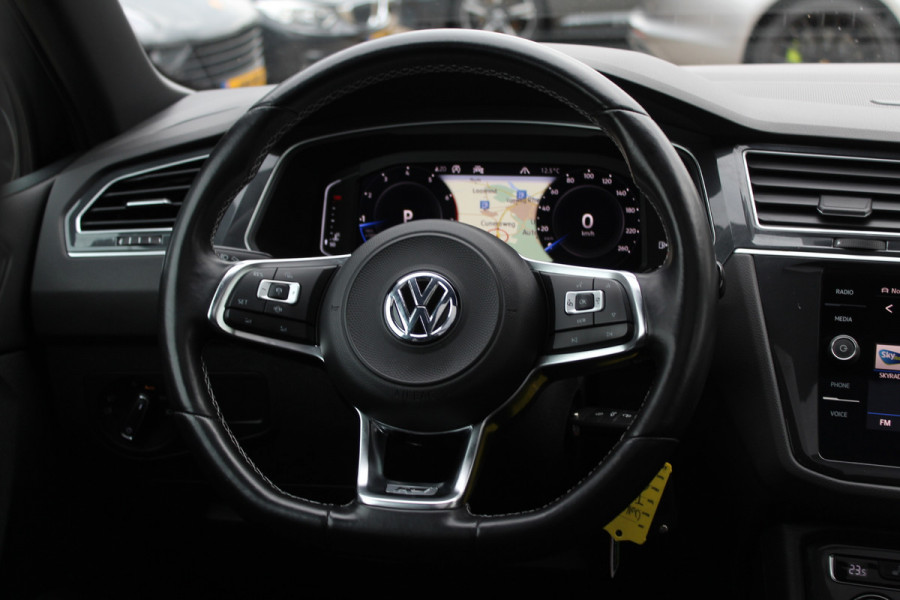 Volkswagen Tiguan 1.5 TSI ACT Highline Business 3x R-Line / Panoramadak / Camera / Leder / 20'' / Blackpack / CarPlay / DAB / Stoelverwarming / Virtual Cockpit / ACC Volkswagen Tiguan 1.5 TSI ACT Highline Business 3x R-Line / Panoramadak / Camera / Leder / 20'' / Blackpack / CarPlay / DAB / Stoelverwarming / Virtual Cockpit / ACC