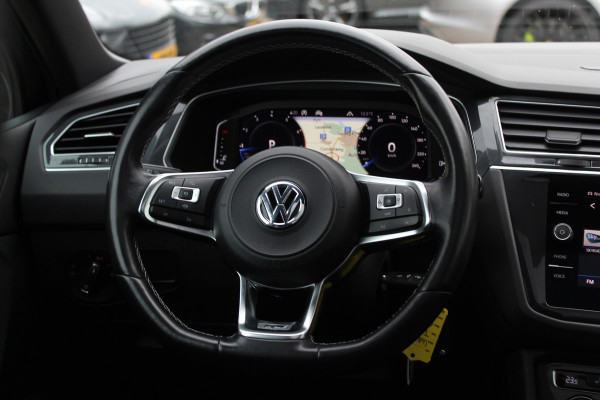 Volkswagen Tiguan 1.5 TSI ACT Highline Business 3x R-Line / Panoramadak / Camera / Leder / 20'' / Blackpack / CarPlay / DAB / Stoelverwarming / Virtual Cockpit / ACC Volkswagen Tiguan 1.5 TSI ACT Highline Business 3x R-Line / Panoramadak / Camera / Leder / 20'' / Blackpack / CarPlay / DAB / Stoelverwarming / Virtual Cockpit / ACC