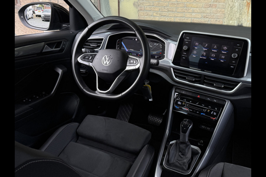 Volkswagen T-Roc 1.5 TSI 150PK DSG STYLE SPORT LED/NAVI/CARPLAY Volkswagen T-Roc 1.5 TSI 150PK DSG STYLE SPORT LED/NAVI/CARPLAY