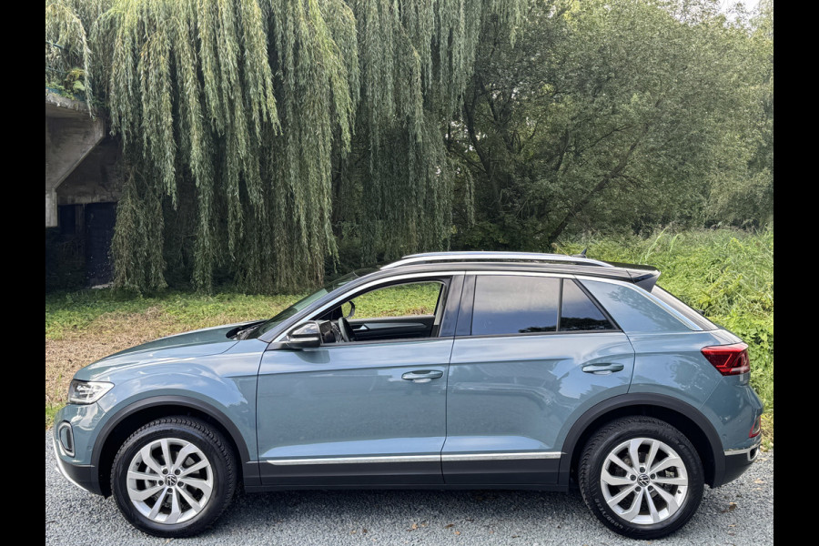 Volkswagen T-Roc 1.5 TSI 150PK DSG STYLE SPORT LED/NAVI/CARPLAY Volkswagen T-Roc 1.5 TSI 150PK DSG STYLE SPORT LED/NAVI/CARPLAY