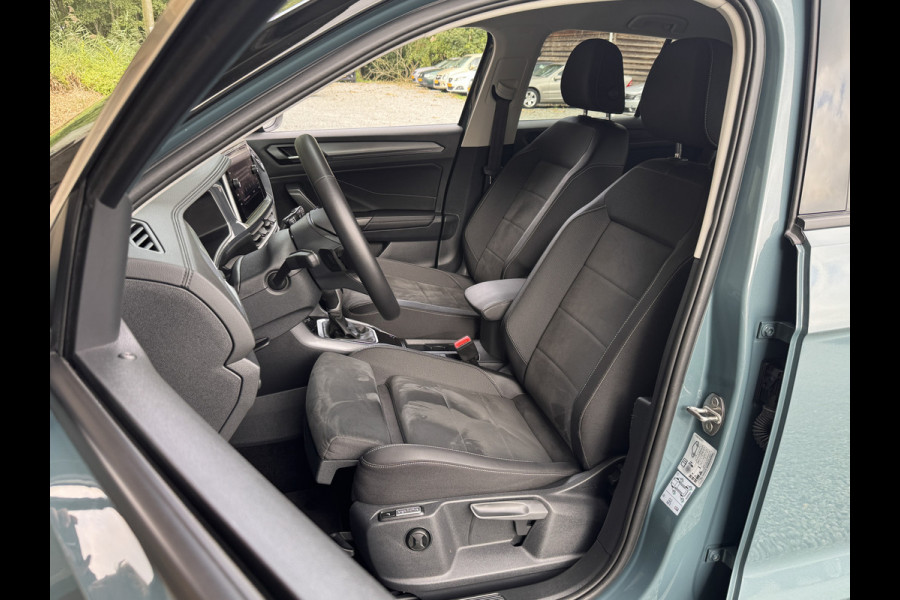 Volkswagen T-Roc 1.5 TSI 150PK DSG STYLE SPORT LED/NAVI/CARPLAY Volkswagen T-Roc 1.5 TSI 150PK DSG STYLE SPORT LED/NAVI/CARPLAY