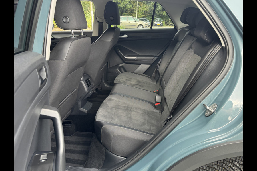 Volkswagen T-Roc 1.5 TSI 150PK DSG STYLE SPORT LED/NAVI/CARPLAY Volkswagen T-Roc 1.5 TSI 150PK DSG STYLE SPORT LED/NAVI/CARPLAY
