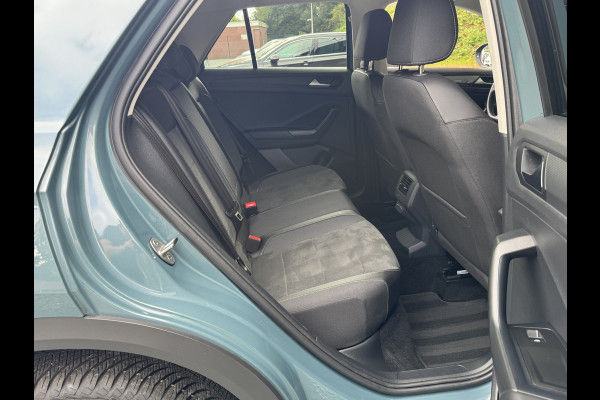 Volkswagen T-Roc 1.5 TSI 150PK DSG STYLE SPORT LED/NAVI/CARPLAY Volkswagen T-Roc 1.5 TSI 150PK DSG STYLE SPORT LED/NAVI/CARPLAY