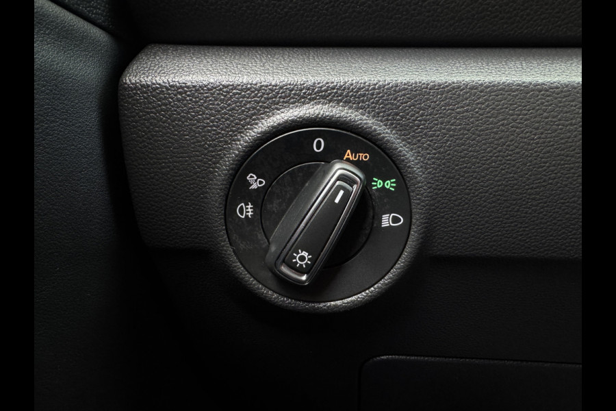 Volkswagen T-Roc 1.5 TSI 150PK DSG STYLE SPORT LED/NAVI/CARPLAY Volkswagen T-Roc 1.5 TSI 150PK DSG STYLE SPORT LED/NAVI/CARPLAY