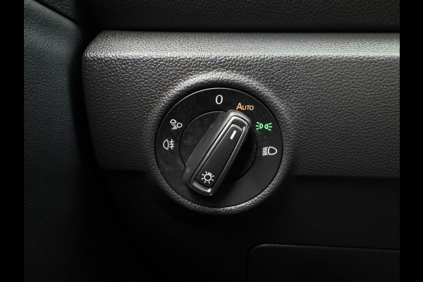 Volkswagen T-Roc 1.5 TSI 150PK DSG STYLE SPORT LED/NAVI/CARPLAY Volkswagen T-Roc 1.5 TSI 150PK DSG STYLE SPORT LED/NAVI/CARPLAY