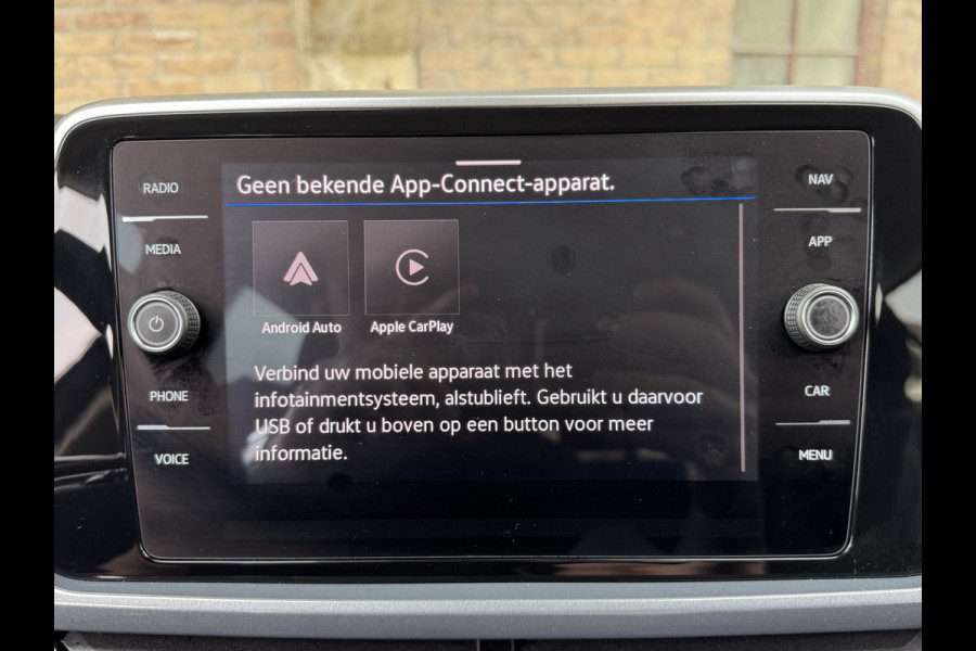 Volkswagen T-Roc 1.5 TSI 150PK DSG STYLE SPORT LED/NAVI/CARPLAY Volkswagen T-Roc 1.5 TSI 150PK DSG STYLE SPORT LED/NAVI/CARPLAY