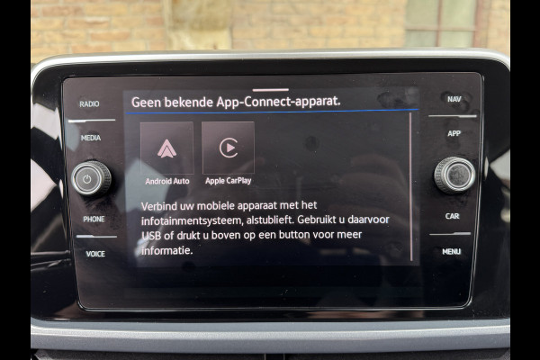 Volkswagen T-Roc 1.5 TSI 150PK DSG STYLE SPORT LED/NAVI/CARPLAY Volkswagen T-Roc 1.5 TSI 150PK DSG STYLE SPORT LED/NAVI/CARPLAY