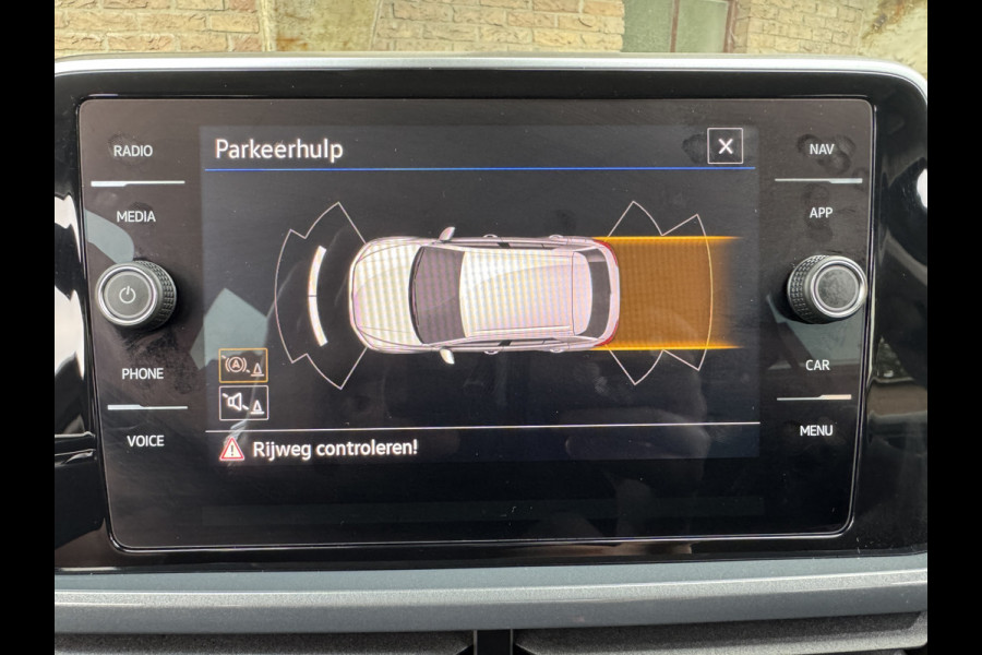 Volkswagen T-Roc 1.5 TSI 150PK DSG STYLE SPORT LED/NAVI/CARPLAY Volkswagen T-Roc 1.5 TSI 150PK DSG STYLE SPORT LED/NAVI/CARPLAY