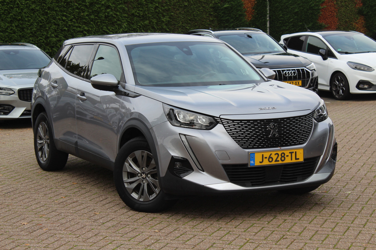 Peugeot e-2008 EV Active 50 kWh / SoH 92.3% / Camera / Navigatie / Keyless / 16'' / Stoelverwarming / DAB / Cruise Control Peugeot e-2008 EV Active 50 kWh / SoH 92.3% / Camera / Navigatie / Keyless / 16'' / Stoelverwarming / DAB / Cruise Control